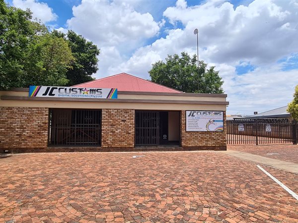 80  m² Office Space in Potchefstroom Central