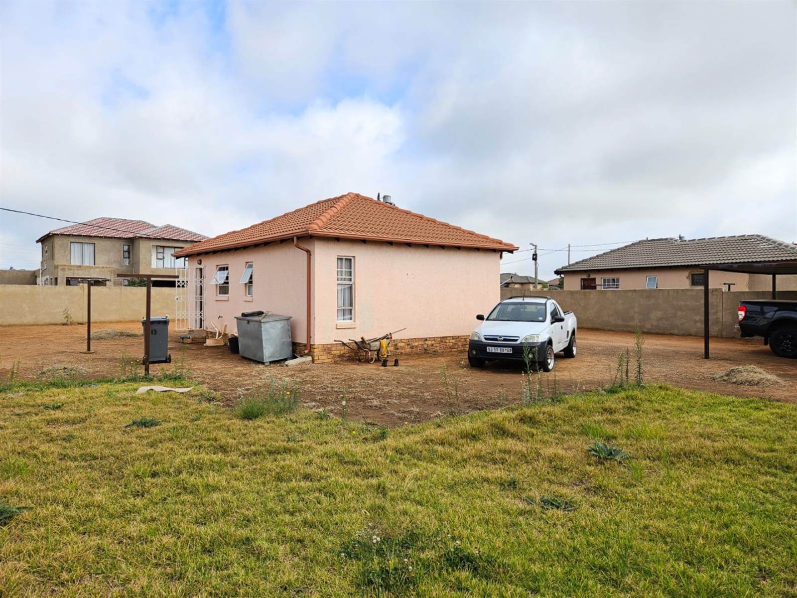 2 Bed House in Azaadville Gardens photo number 13