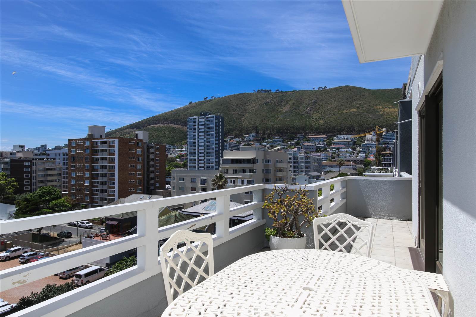 3 Bed Apartment in Sea Point photo number 14
