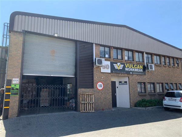 418  m² Industrial space