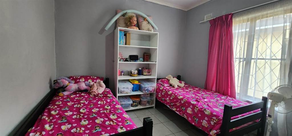 2 Bed Townhouse in Empangeni Central photo number 8