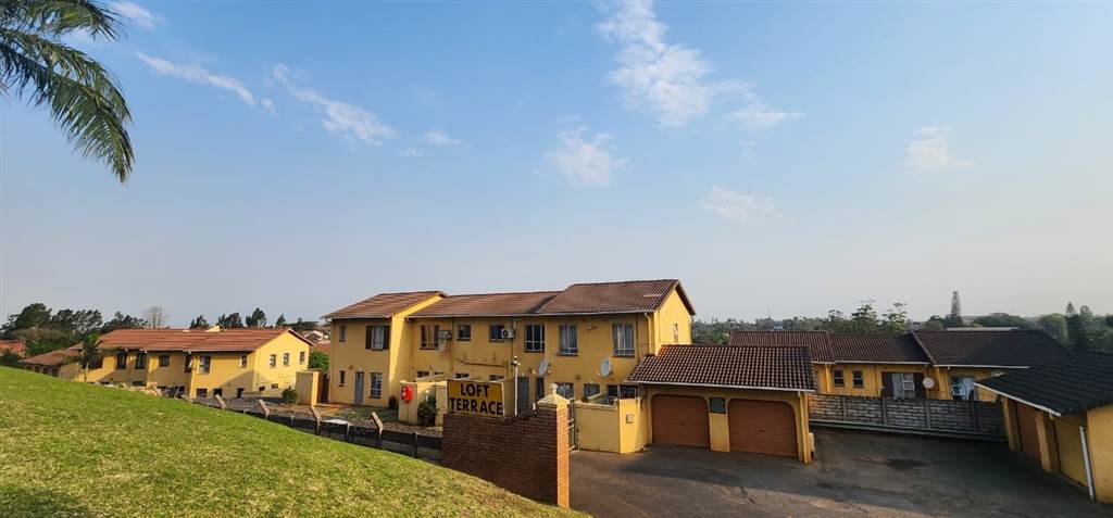 2 Bed Townhouse in Empangeni Central photo number 1