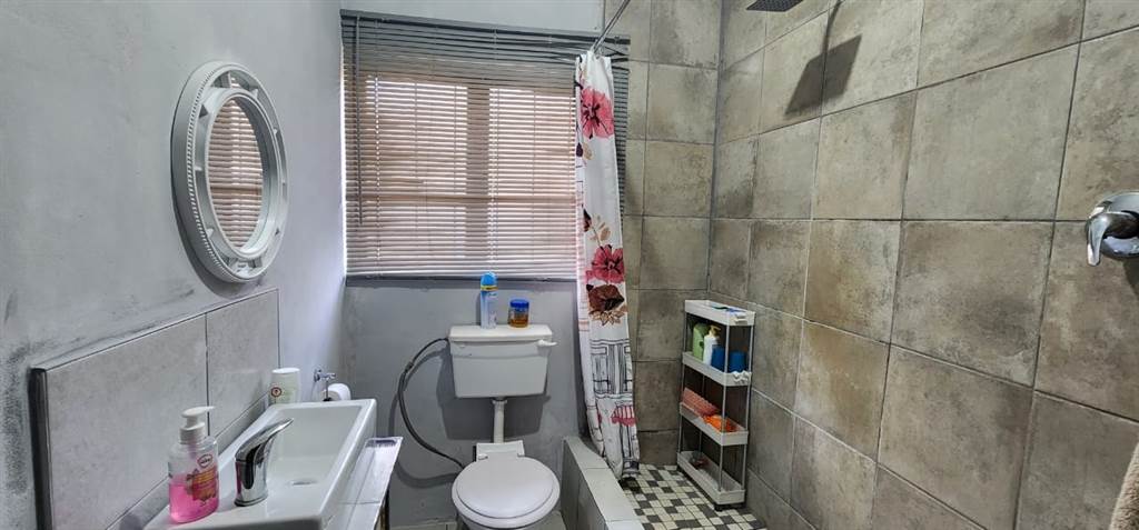 2 Bed Townhouse in Empangeni Central photo number 10