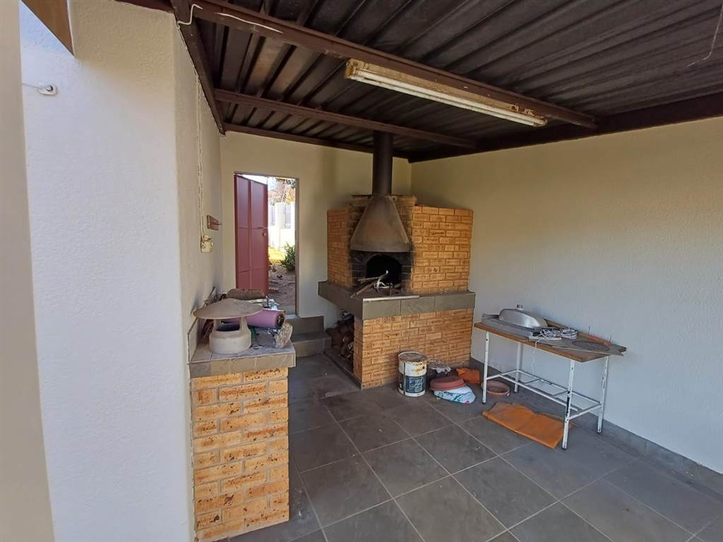 3 Bed House in Rosettenville photo number 7