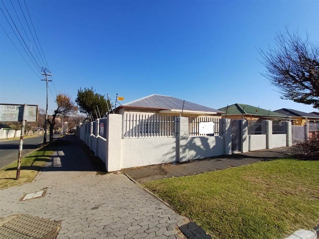 3 Bed House in Rosettenville photo number 1