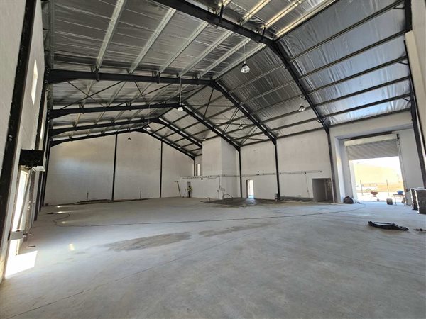 828  m² Industrial space in Fisantekraal