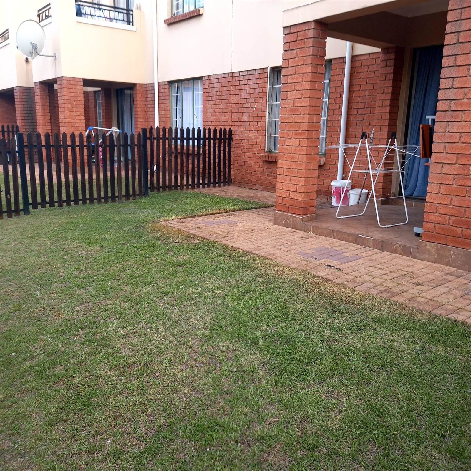 2 Bed Apartment in Chloorkop photo number 4
