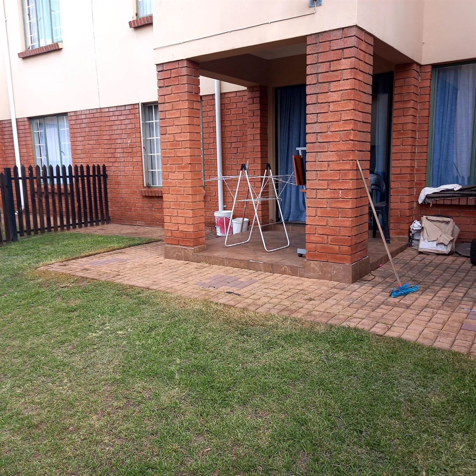 2 Bed Apartment in Chloorkop photo number 1