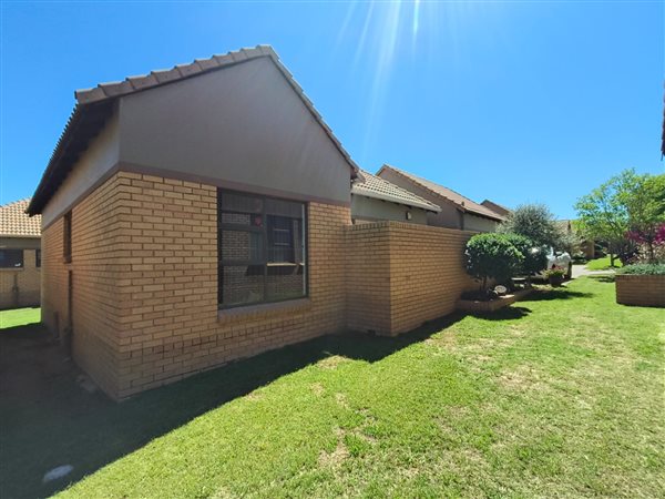 2 Bedroom Townhouse 2 Bedroom Townhouse