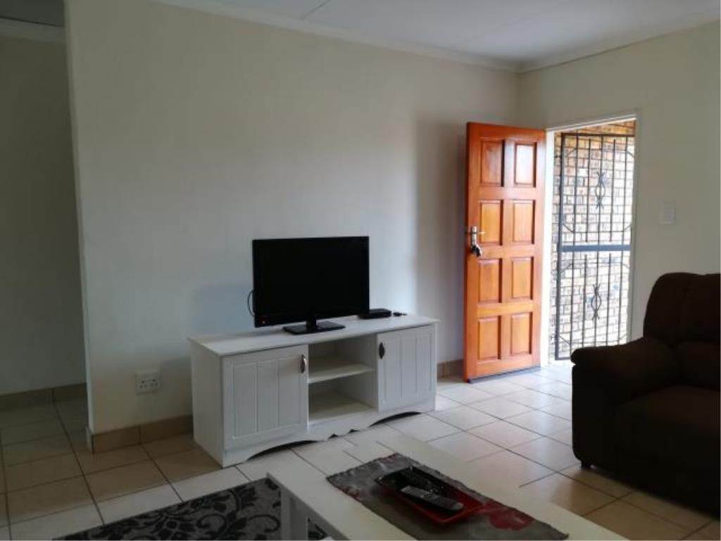 3 Bed Apartment in Kathu photo number 5
