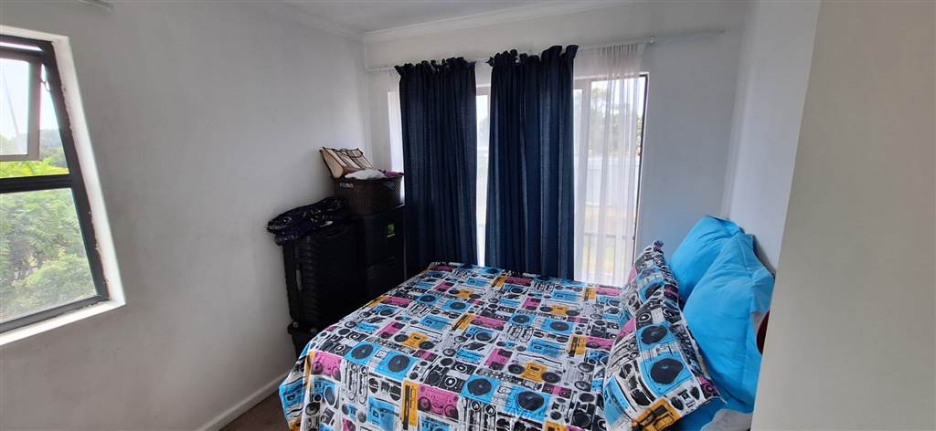 2 Bed Apartment in Parow photo number 11