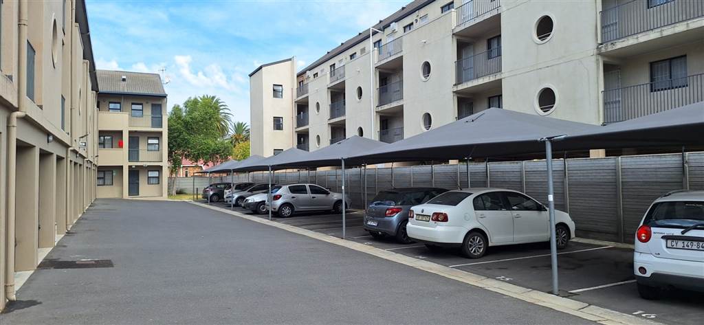 2 Bed Apartment in Parow photo number 19