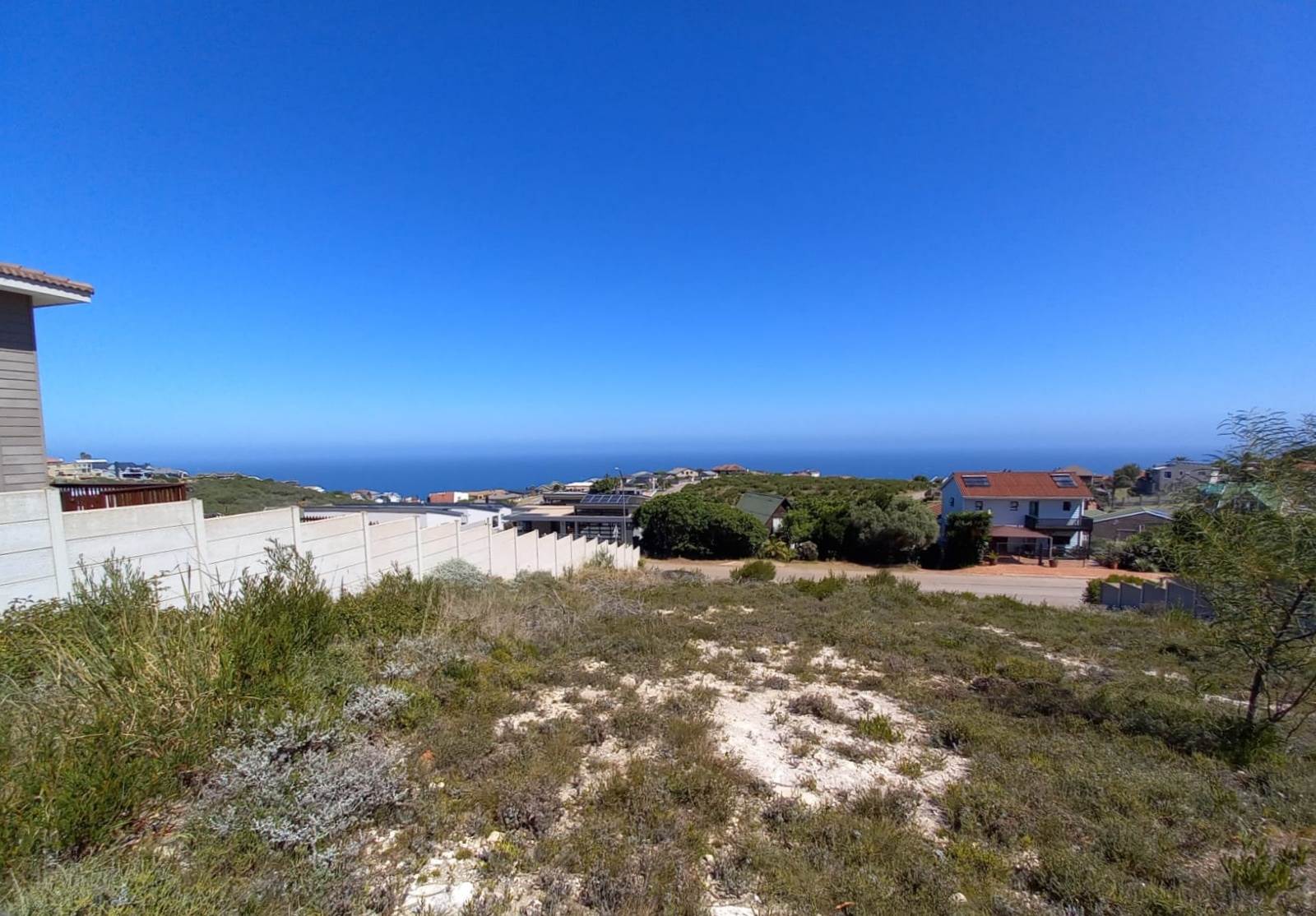 920 m² Land available in Dana Bay photo number 7