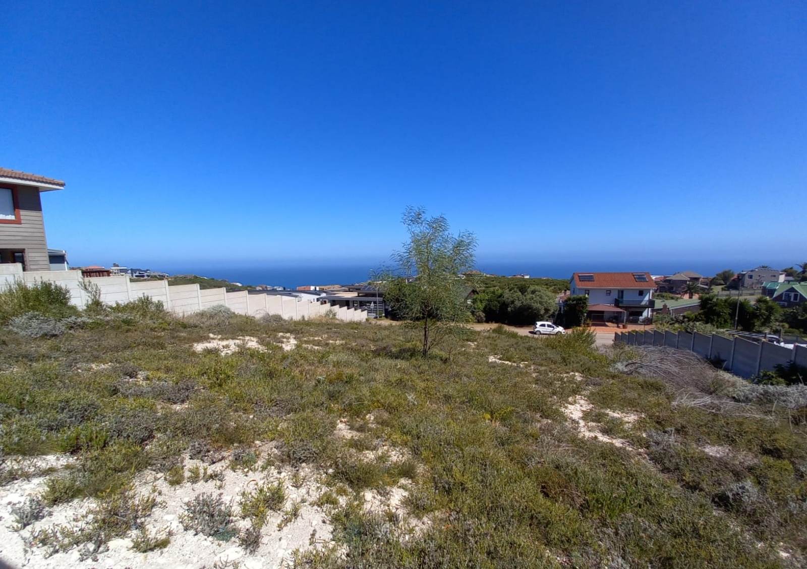 920 m² Land available in Dana Bay photo number 9
