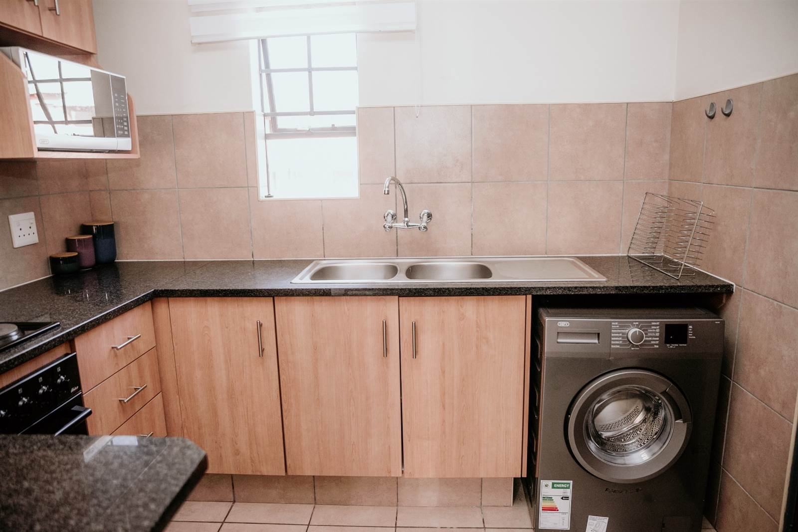 2 Bed Apartment in Pimville photo number 11