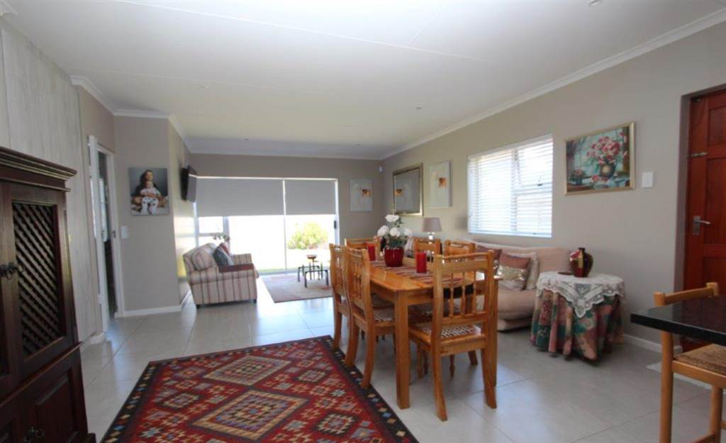 3 Bed House in Glenroy Park photo number 3