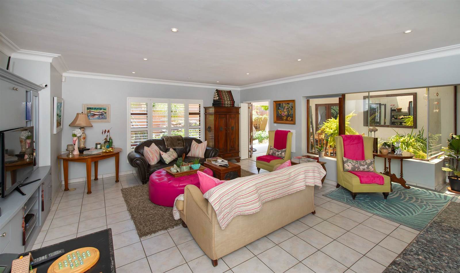 3 Bed Cluster in Woodmead photo number 3