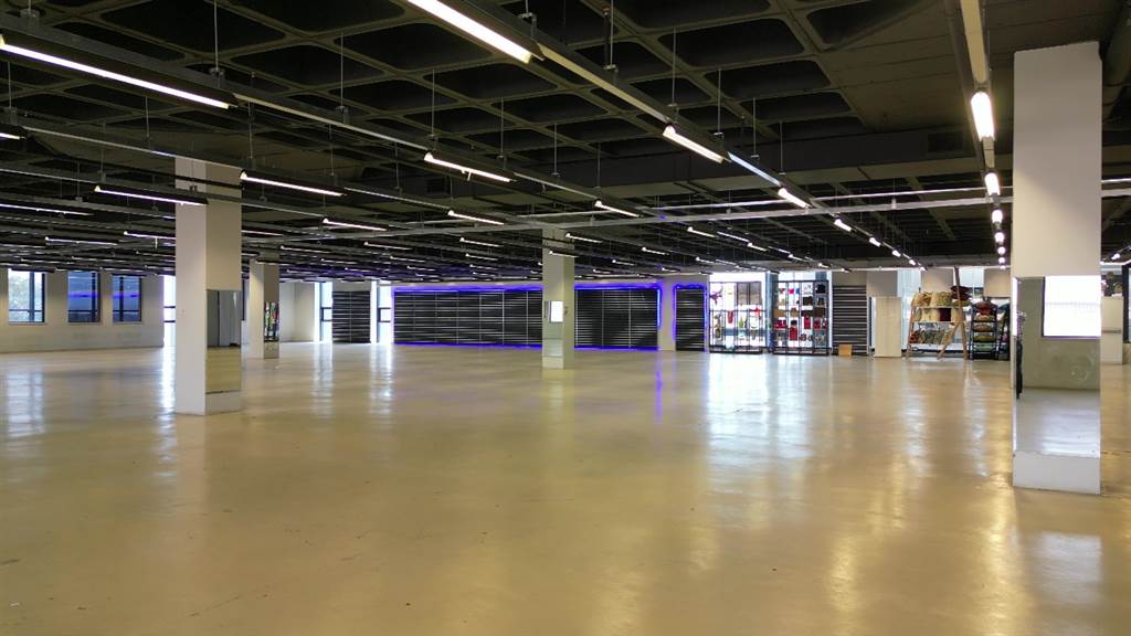 2543  m² Retail Space in Marlboro photo number 3