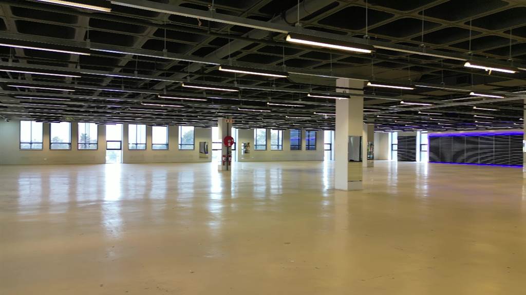 2543  m² Retail Space in Marlboro photo number 2
