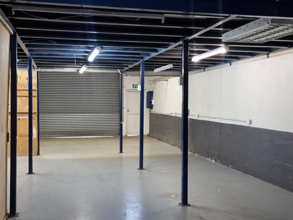 355  m² Commercial space in Westmead
