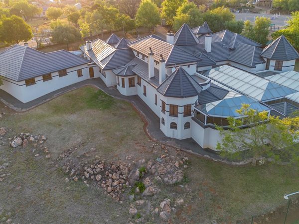 6 Bedroom House 6 Bedroom House