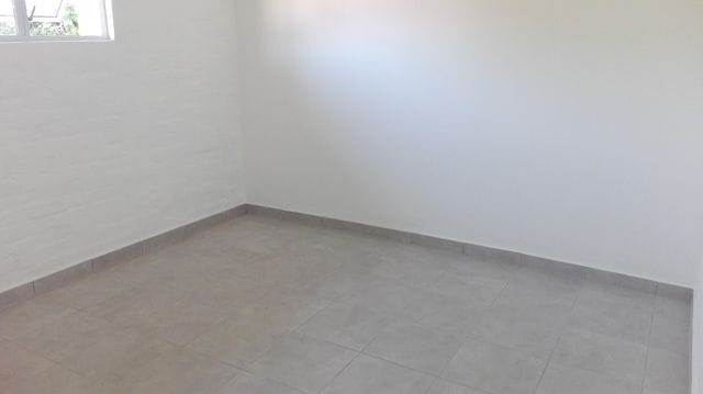 1 Bed Apartment in Sarnia photo number 11