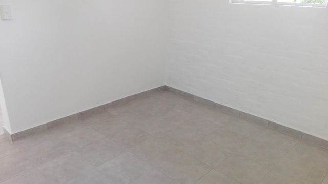 1 Bed Apartment in Sarnia photo number 7