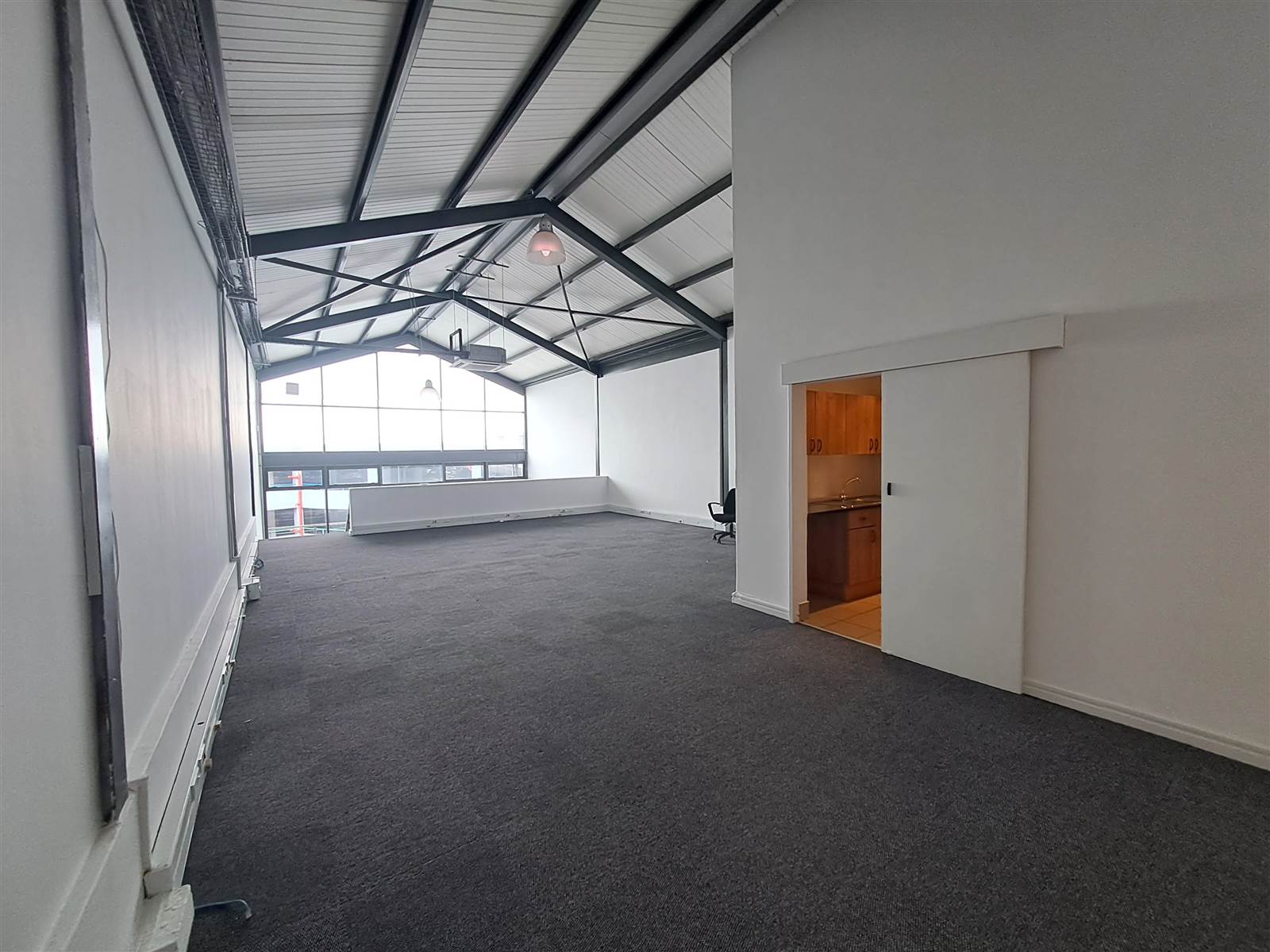 125  m² Commercial space in Ndabeni photo number 3