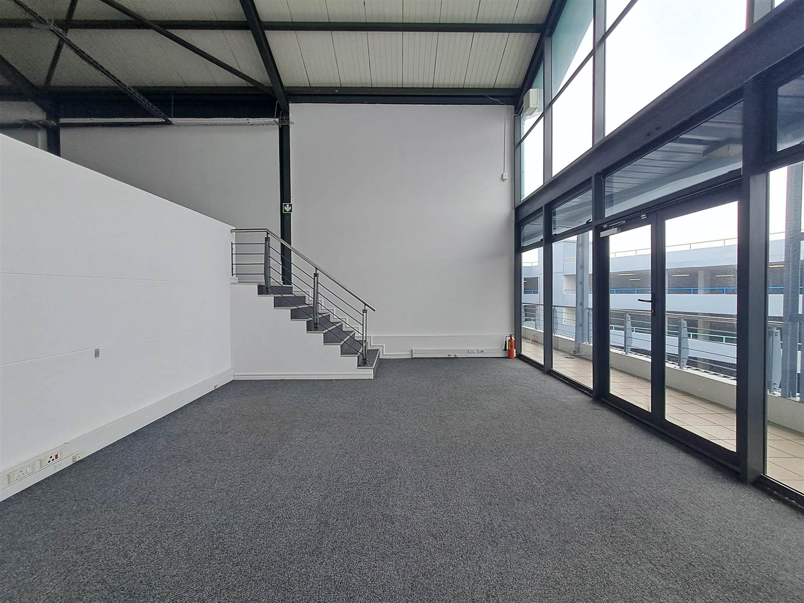 125  m² Commercial space in Ndabeni photo number 10