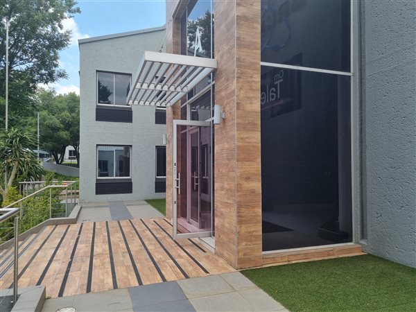 1354  m² Commercial space in Woodmead