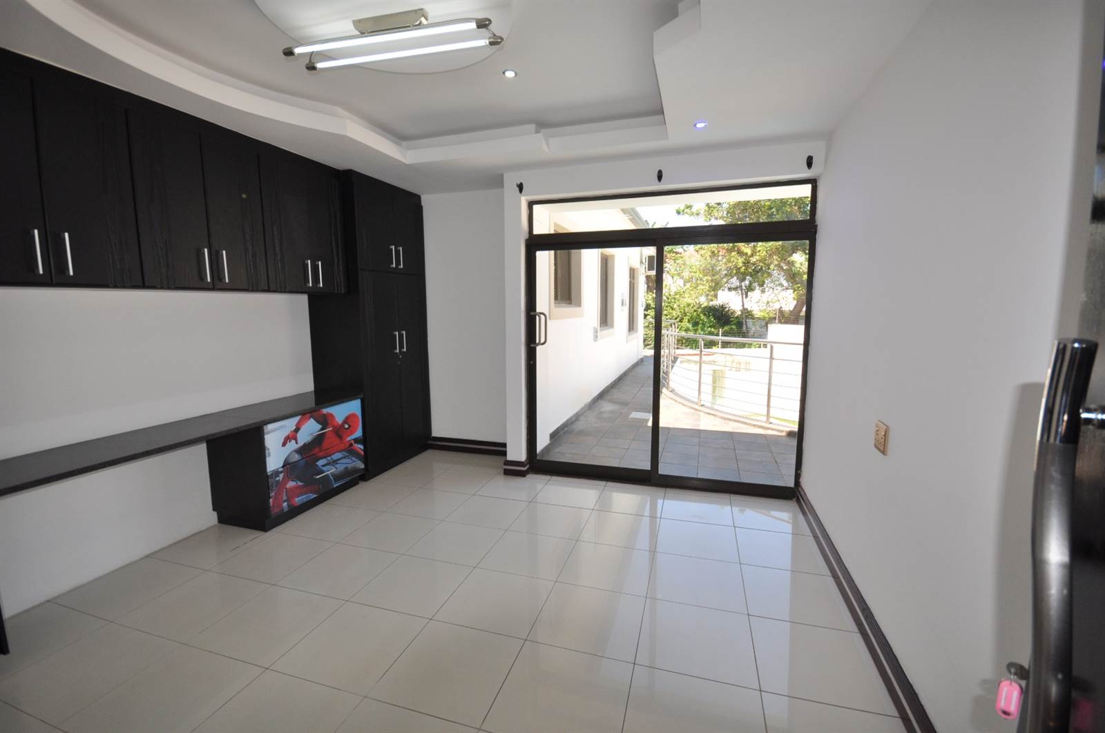 4 Bed House in La Lucia photo number 13