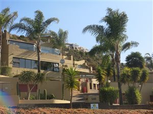 3 Bed Apartment in Constantia Kloof
