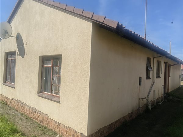3 Bed House in Embalenhle