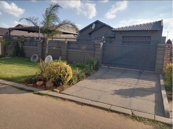 2 Bed House in Leondale photo number 1