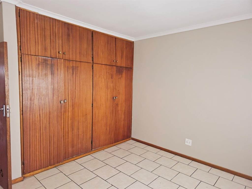 2 Bed Townhouse in Krugersdorp Central photo number 14