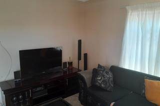 2 Bed House in Clayville photo number 4