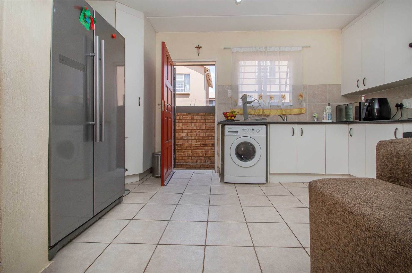 3 Bed Townhouse in Wilgeheuwel photo number 12
