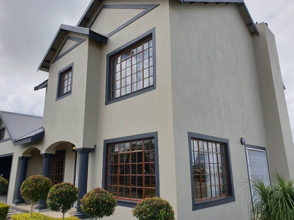 4 Bed House in Lydenburg photo number 3