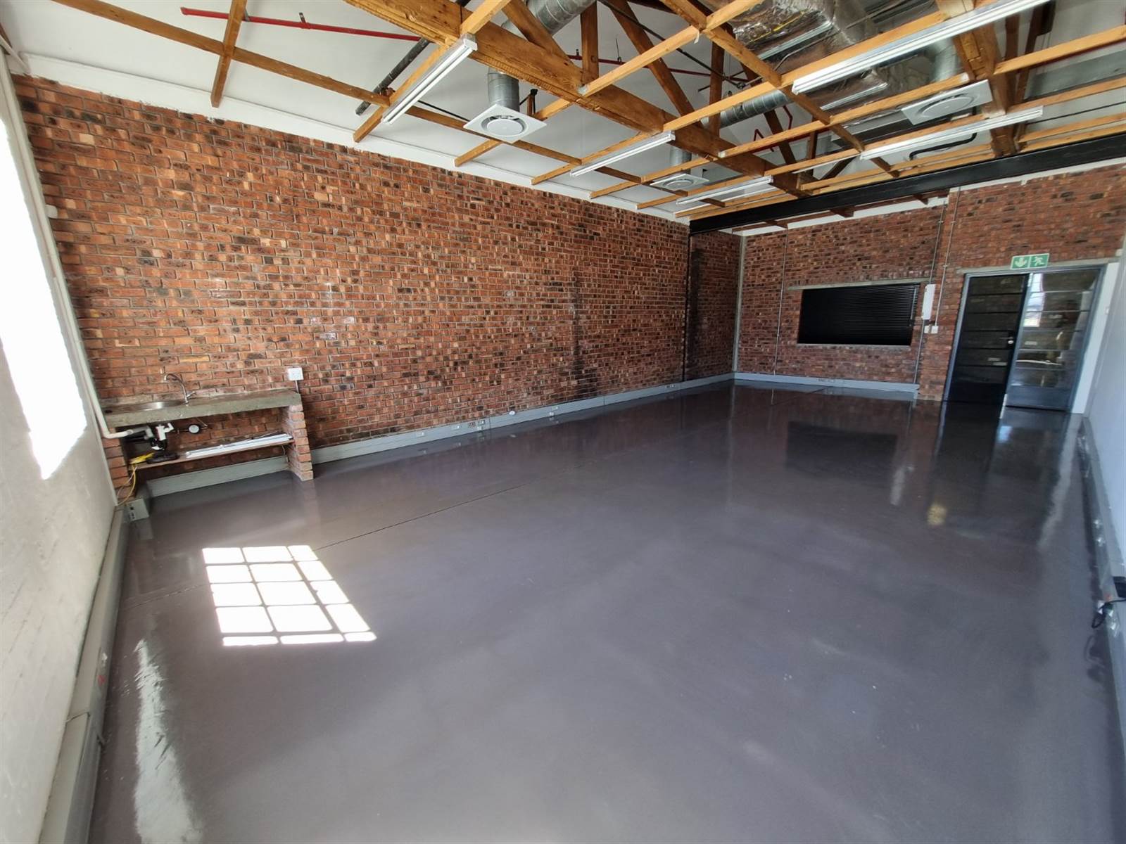 70  m² Commercial space in Woodstock photo number 4