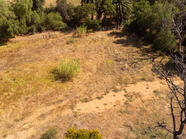 1 172 m² Land 1 172 m² Land