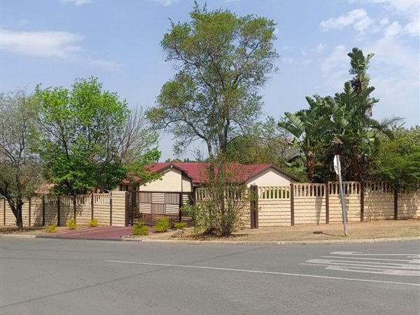 3 Bedroom House 3 Bedroom House