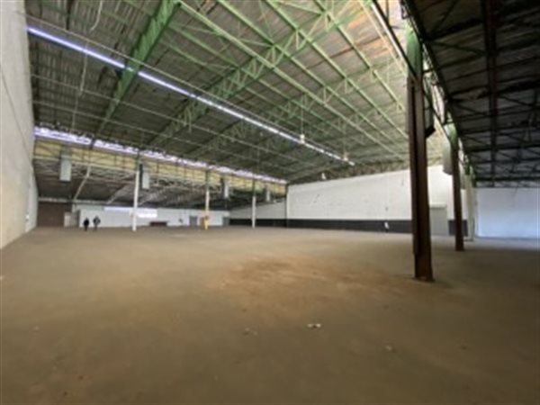 2 843  m² Industrial space