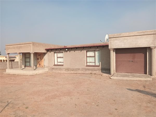 4 Bedroom House 4 Bedroom House