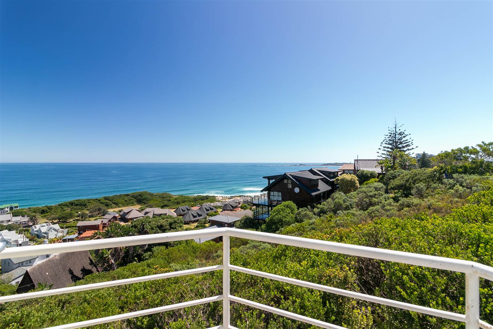 5 Bed House in Brenton on Sea photo number 17