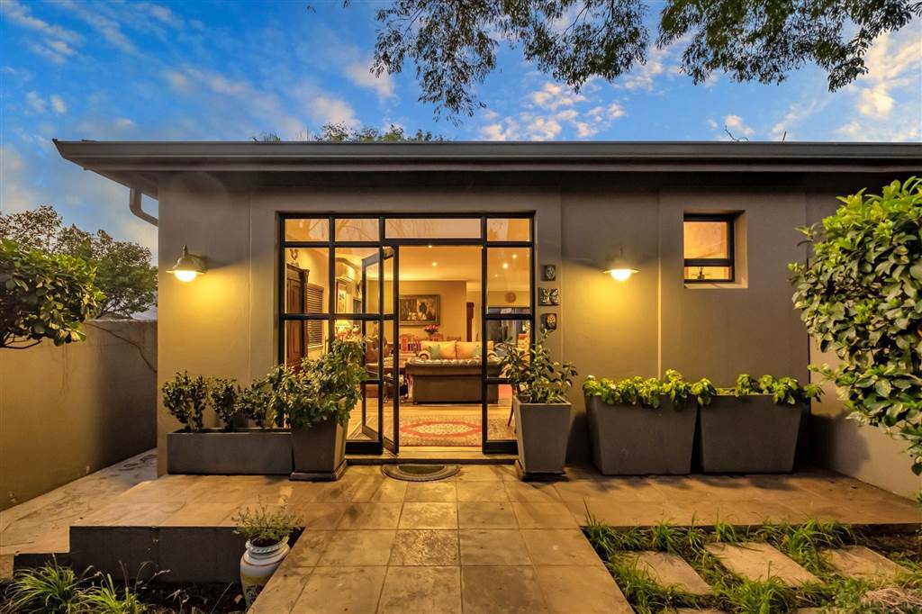 2 Bedroom House 2 Bedroom House
