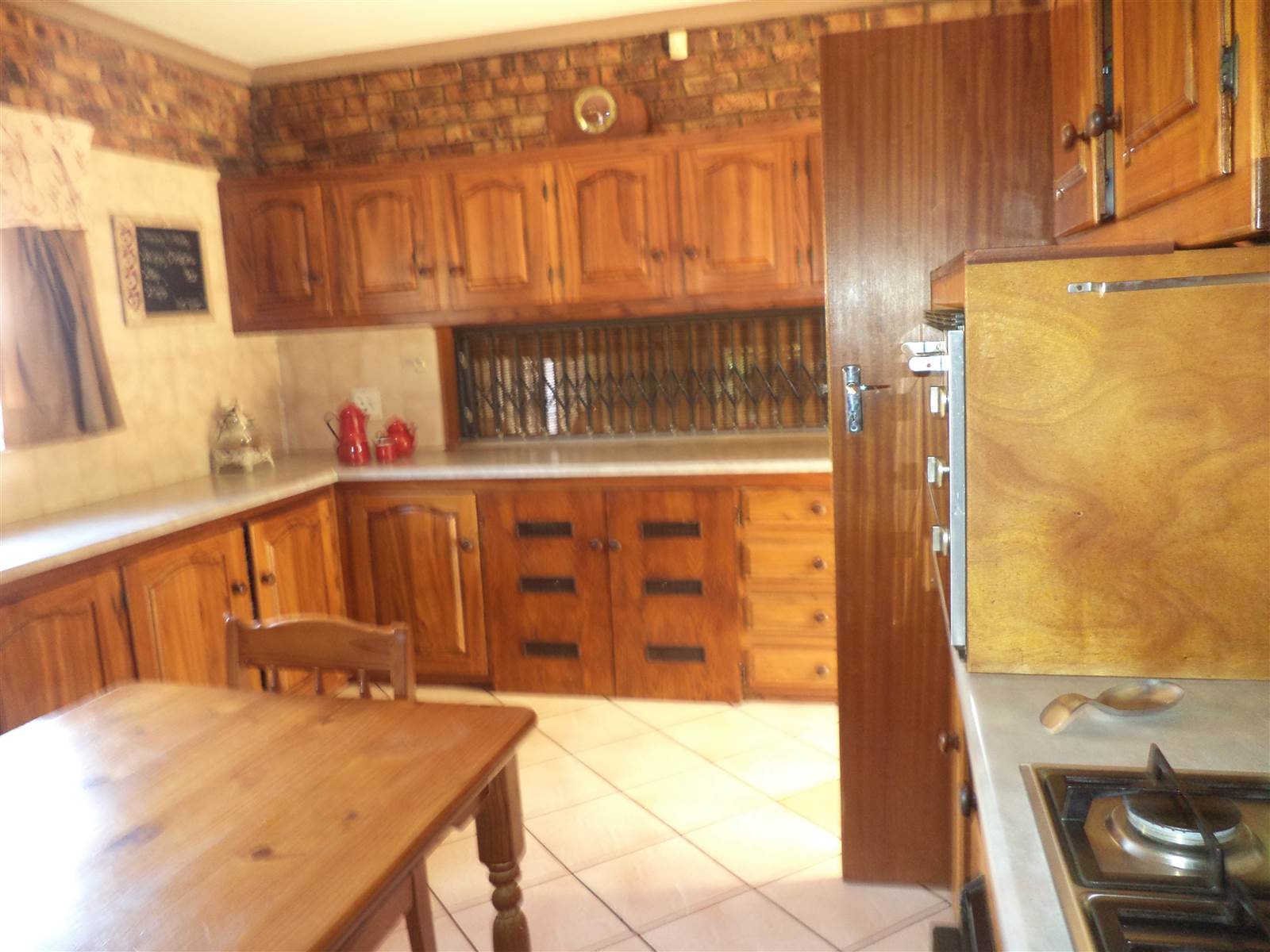 6 Bed House in Bronkhorstspruit photo number 9