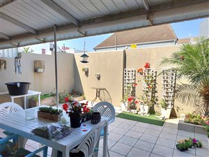 2 Bed Apartment in Compensation Beach