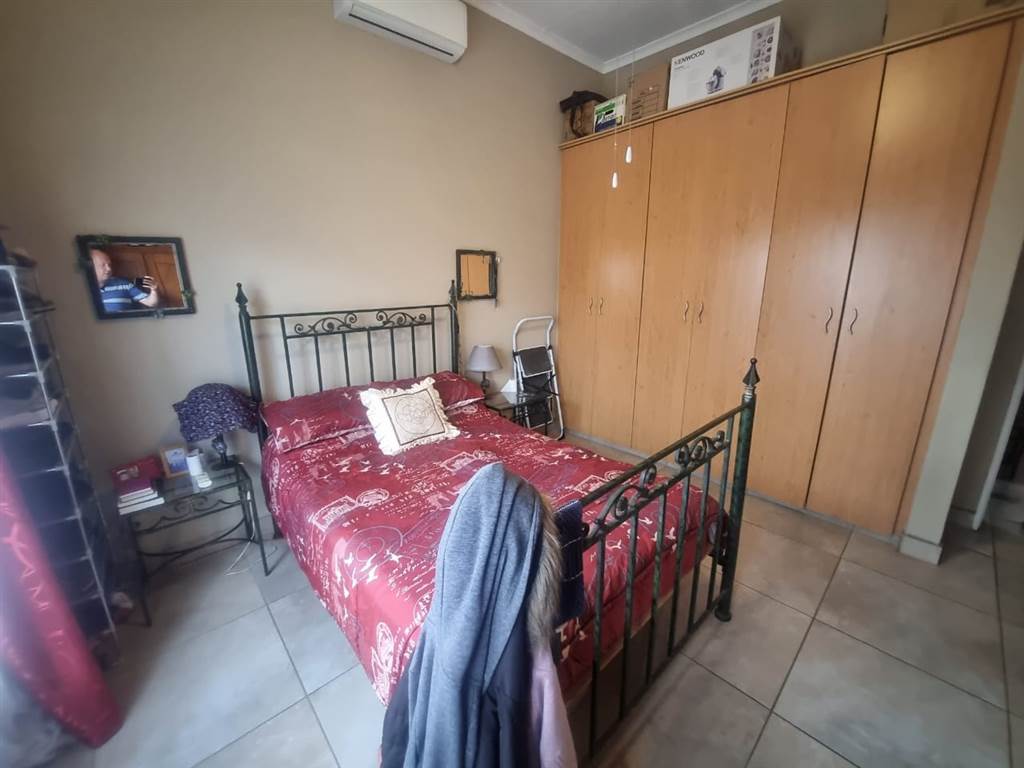 2 Bed Townhouse in Waterval East photo number 16