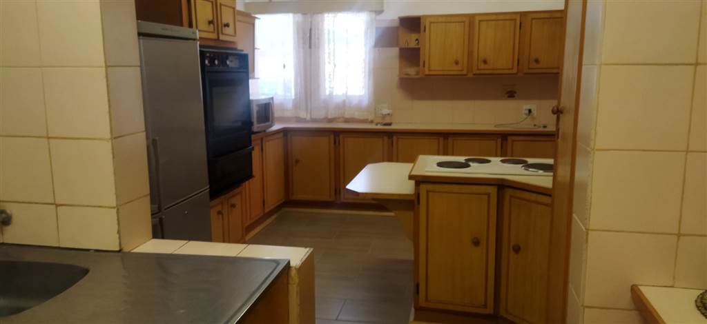 3 Bed House in Vryburg photo number 11