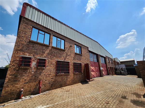 880  m² Industrial space in Driehoek